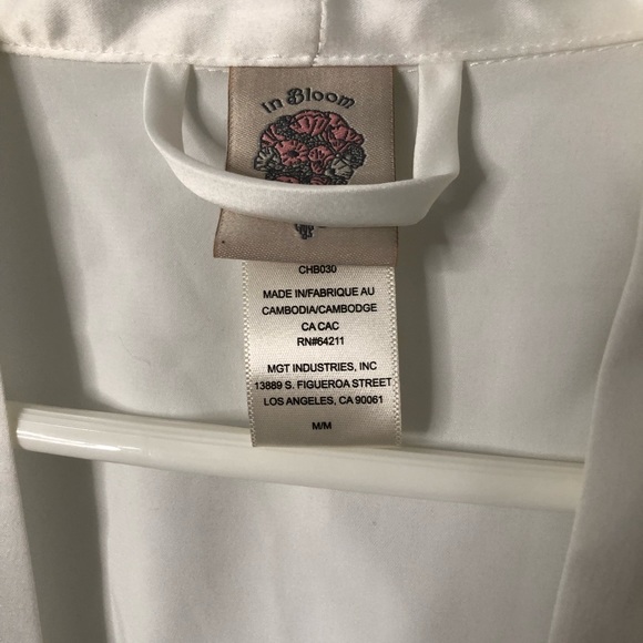 The Mrs. Robe - Picture 8 of 8